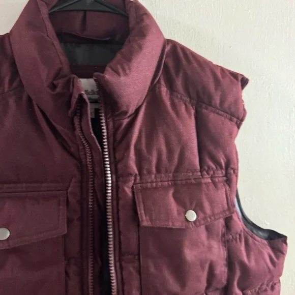 Goodfellow & Co Men's Maroon Quilted Vest - Picture 3 of 5